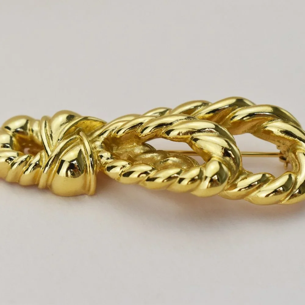 Rope knot brooch gold, large quirky lapel pin for women, 60s vintage jewelry